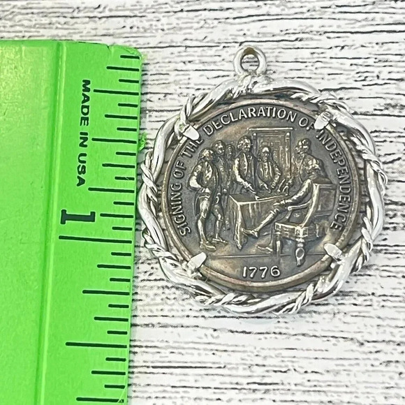 VTG Medallion - Signing The Declaration Of Independence 1776 Silver Tone/Brass - Picture 3 of 4